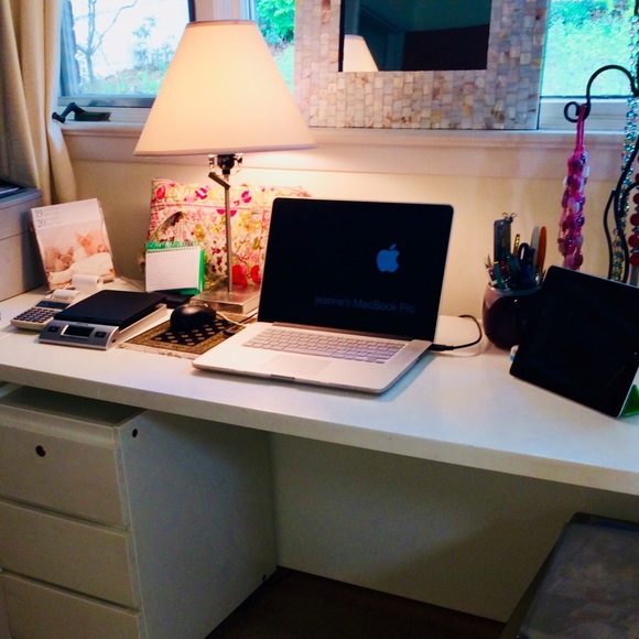 Meet your Posher, Jeanne - Picture 1 of 1